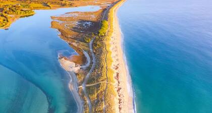 Renovated house near beaches and golf