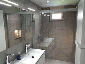 House | Bathroom