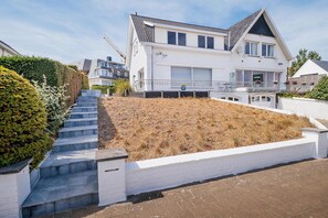Villa | Exterior - Villa by the Sea in Belgium With Sunny Terrace (Koksijde)
