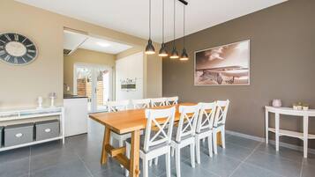 Villa | Dining