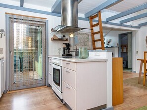 House | Private kitchen - 5 Person Holiday Home in Hemmet (Hemmet)