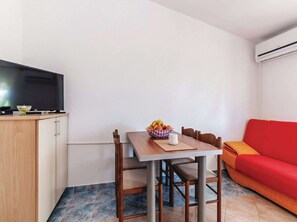 Living room - Apartments Hak - One Bedroom Apartment With Terrace and Sea View (Vir)