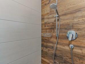 Bathroom - Apartment in Brixen Near Ski Welt (Brixen im Thale)
