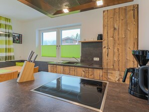 Private kitchen - Apartment in Brixen Near Ski Welt (Brixen im Thale)