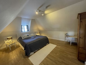Ferienhaus | 3 Schlafzimmer, individuell eingerichtet, Bügeleisen/Bügelbrett