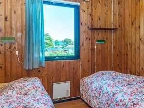 House - 4 Person Holiday Home in Augustenborg (Augustenborg)