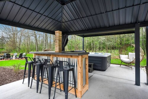 Egg Harbor Fall & Winter Escape| Sauna| Hot Tub.