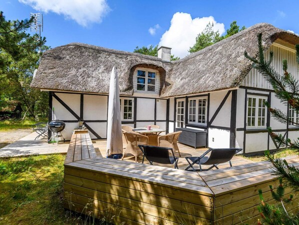 House | Outdoor dining - 4 Person Holiday Home in Norre Nebel (Norre Nebel)