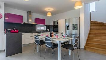 Villa | Eigene Küche | Ofen, Wasserkocher, Toaster, Hochstuhl