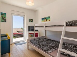 Villa | 4 bedrooms, iron/ironing board