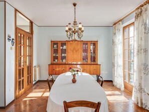 Dining - Spacious Holiday Home in Marciaga With Garden (Costermano sul Garda)