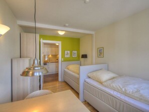 House | 2 bedrooms, individually furnished, iron/ironing board - Riechey Comfortable Holiday Residence (Fehmarn)