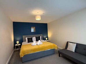 5 bedrooms, iron/ironing board, travel cot, free WiFi - Charming 5BR Hawarden Sleeps 10 | Contractor Stays (Hawarden)