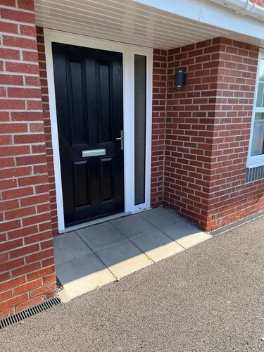 Charming 5BR Hawarden Sleeps 10 | Contractor Stays