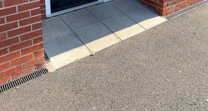 Charming 5BR Hawarden Sleeps 10 | Contractor Stays