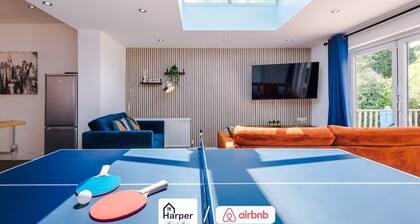 4BR Home | Sleeps 10 | 7 Beds for Family & Crew