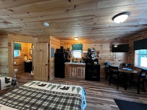 1 bedroom, free WiFi, bed sheets - Recreational Cabin Rentals (Sangerville)