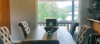 Spacious & Private Waterfront Cottage Near Barrys Bay & Algonquin Park