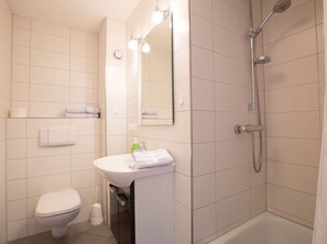 Apartment | Bathroom - A in Haus Seewind Comfortable Vacation Home (Wittduen)
