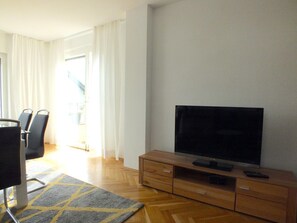 House | Living room - Holiday Home in Lichtenau With Garden Bliss (Lichtenau)