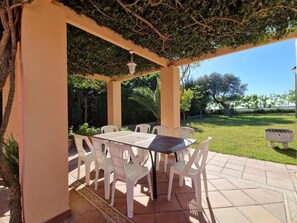 Dining - Belvilla by OYO Villa Valencina de la Concepcion (Valencina de la Concepcion)