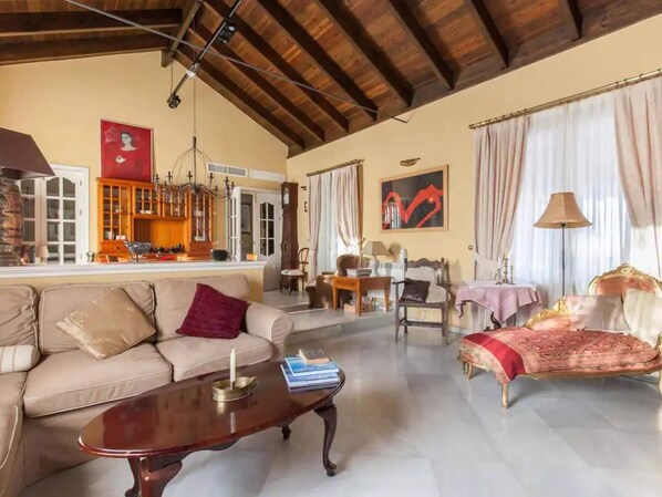 House | Living room - Belvilla by OYO Villa Valencina de la Concepcion (Valencina de la Concepcion)