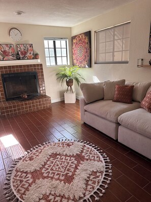 Smart TV - Fully furnished downstairs apartment inside shared home- 4 story house (Phoenix)