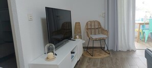 Smart TV, fireplace - Mar y Montaña Costa Azahar España (VC)