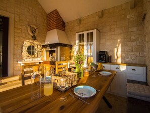 Villa | Cuisine privée | Réfrigérateur, four à micro-ondes, un four, lave-vaisselle