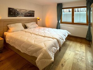 Apartment | 2 bedrooms, bed sheets - Stylish Apartment in Neustift Near ski Lift (Neustift Im Stubaital)