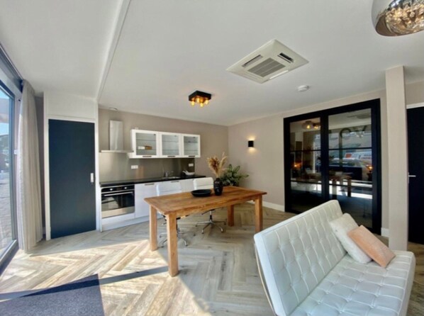 Private kitchen - Beautiful Holiday Home Near sea in Katwijk (Katwijk Aan Zee)