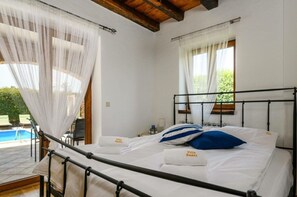 Villa | 4 Schlafzimmer, individuell eingerichtet, Bügeleisen/Bügelbrett