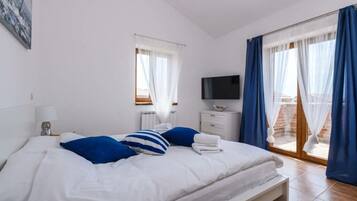 Villa | 4 bedrooms, individually furnished, iron/ironing board