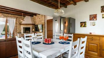 Villa | Private kitchen | Oven, electric kettle, toaster