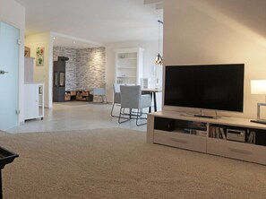 Dining - Penthouse Apartment With Pool (Groemitz)