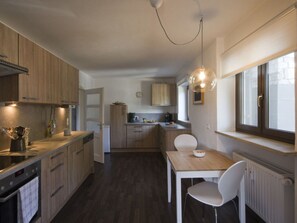 Private kitchen - Haus Mali Comfortable Holiday Residence (Chieming)