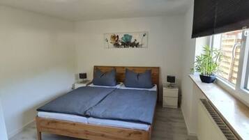 1 bedroom, individually furnished