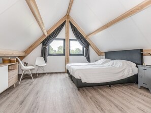 House | 3 bilik tidur, dilengkapkan perabot secara berasingan, cadar katil 