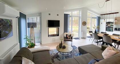 Beautiful Holiday Home With A/c, in a Holiday Park