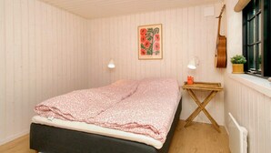 House | 3 bedrooms, individually furnished - 6 Person Holiday Home in Sjaellands Odde (Sjællands Odde)