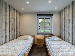 House - Wooden Holiday Home With a View of the Dike (Tumlauer Koog)