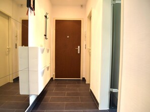 Interior - Cosy Apartment in Oberhausen With Balcony (Oberhausen)