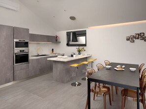Private kitchen - Villa Linea Comfortable Holiday Residence (Fazana)