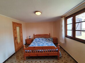 Hus | 2 soverom og sengetøy