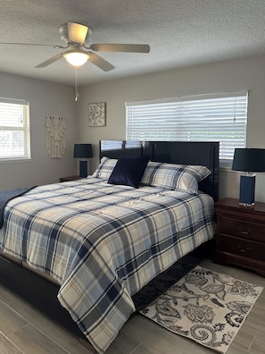 3 bedrooms, iron/ironing board, WiFi, bed sheets