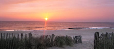 كراسي للتشمس، مناشف للشاطئ