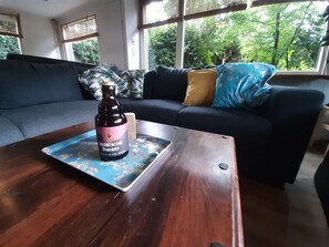 Living area - Holiday Home in Voorthuizen With Hot Tub (Voorthuizen)