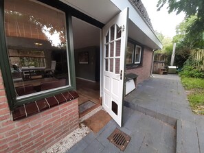 House | Exterior - Holiday Home in Voorthuizen With Hot Tub (Voorthuizen)