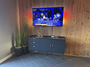 Interior - Holiday Home Anje Comfortable Vacation Home (Krummhoern)