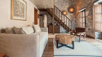 Signature-sviitti | 1 makuuhuone, ylelliset vuodevaatteet, minibaari, tallelokero huoneessa